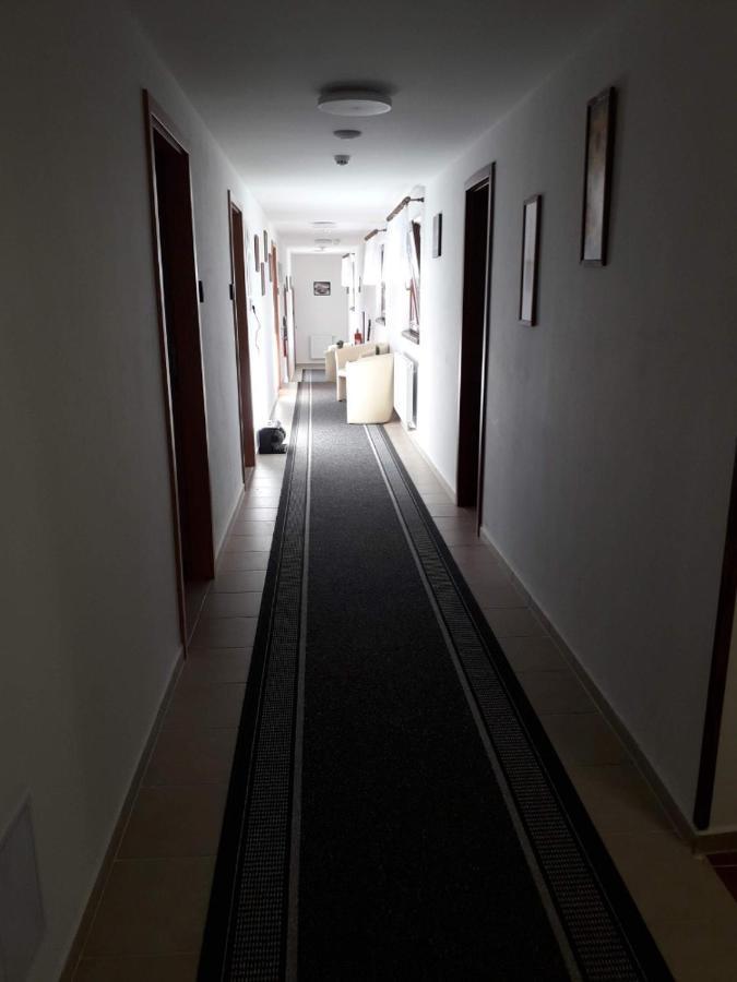 Penzion Na Hrazi Poděbrady Екстериор снимка
