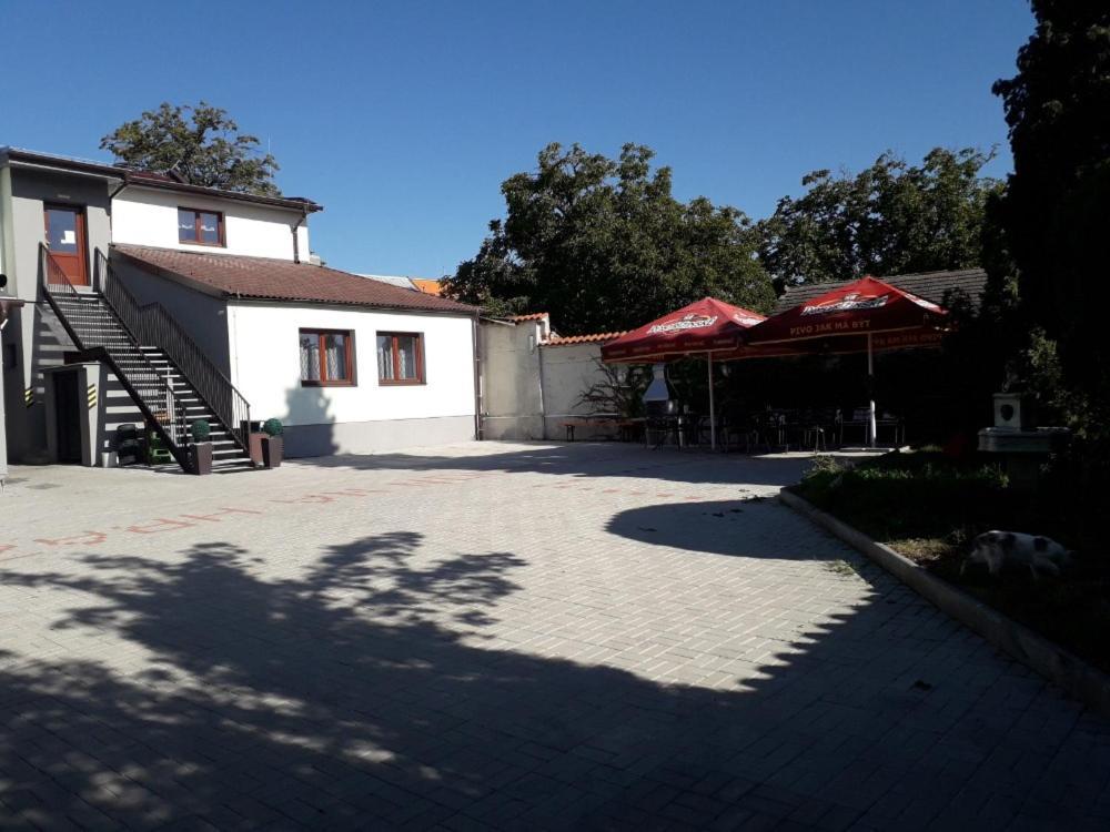 Penzion Na Hrazi Poděbrady Екстериор снимка